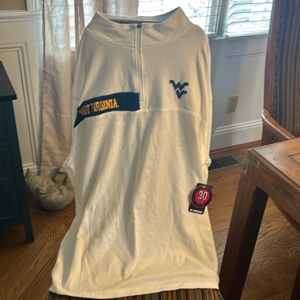 BNWT Men’s West Virginia 1/4 zip Pullover